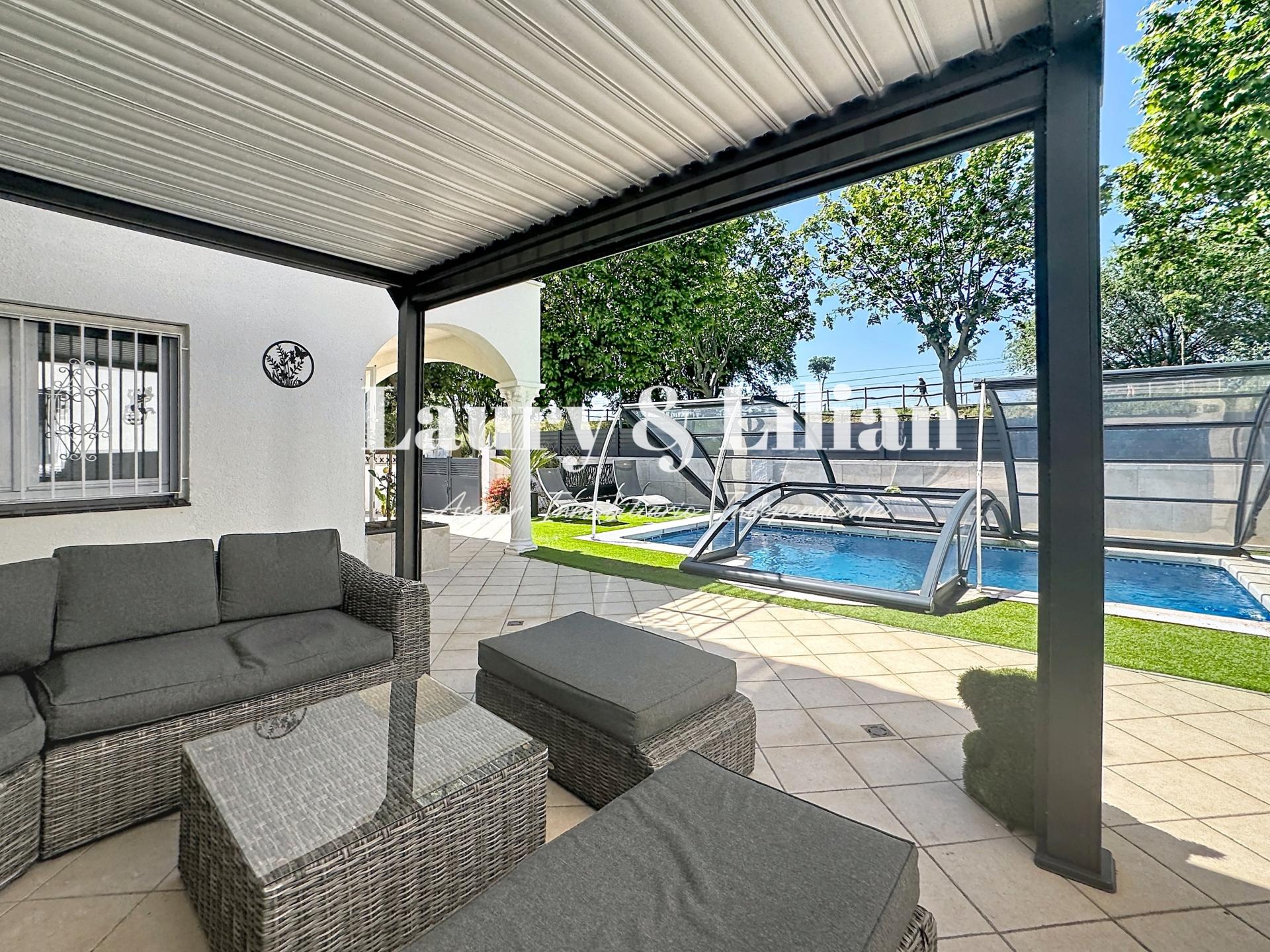 Photo 5 of the listing.