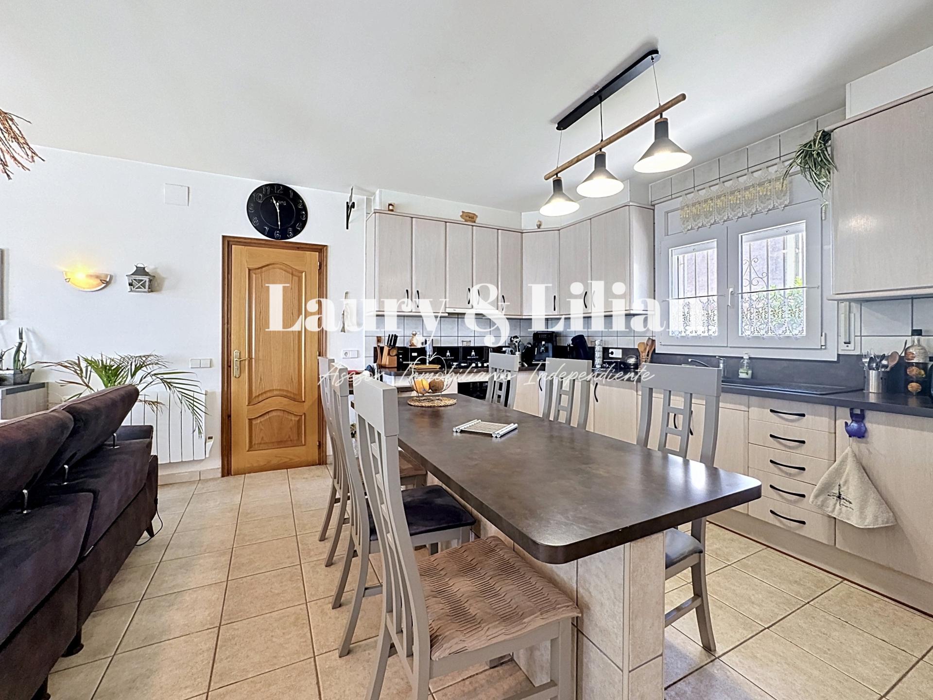 Photo 11 of the listing.