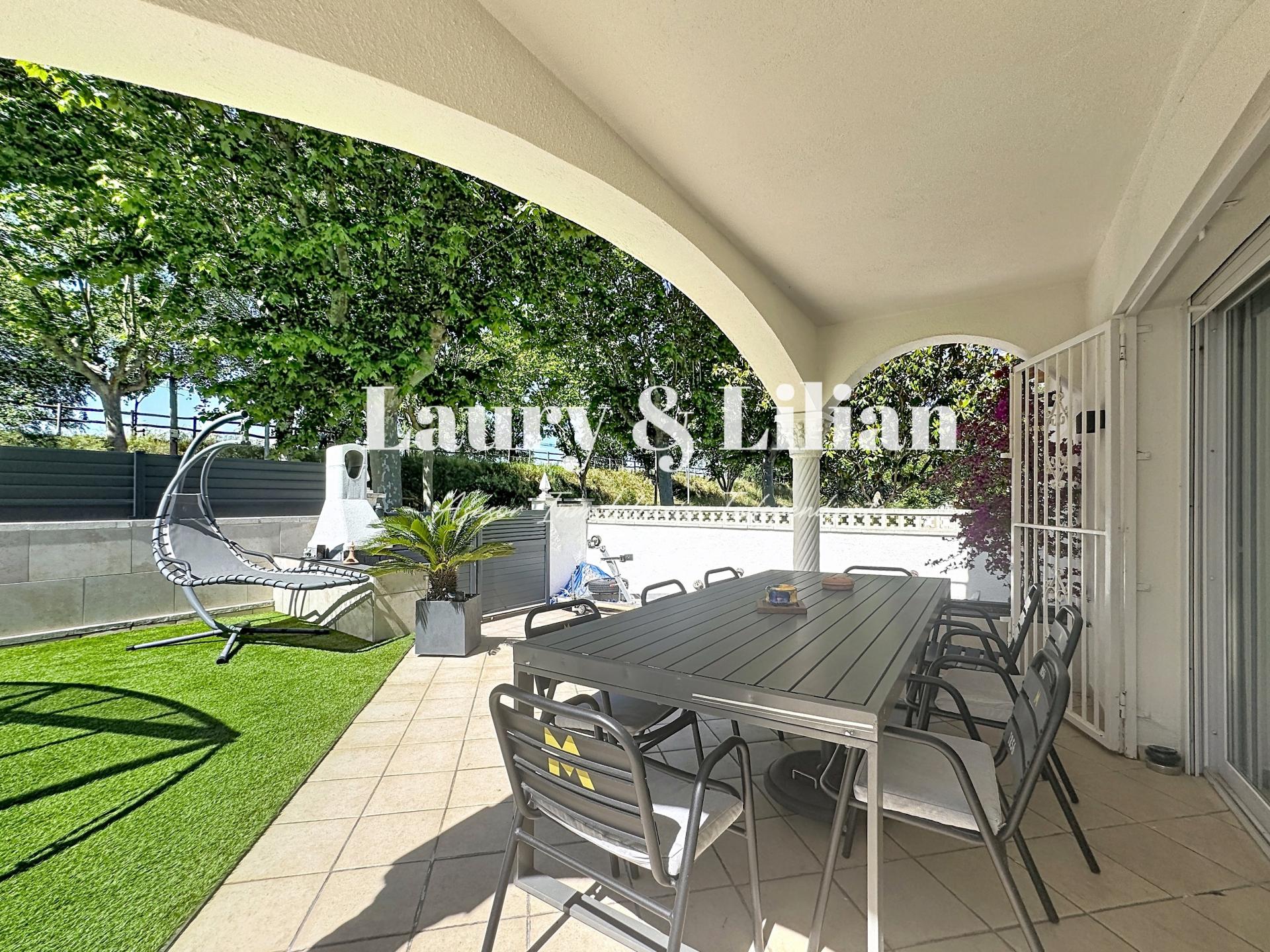 Photo 6 of the listing.