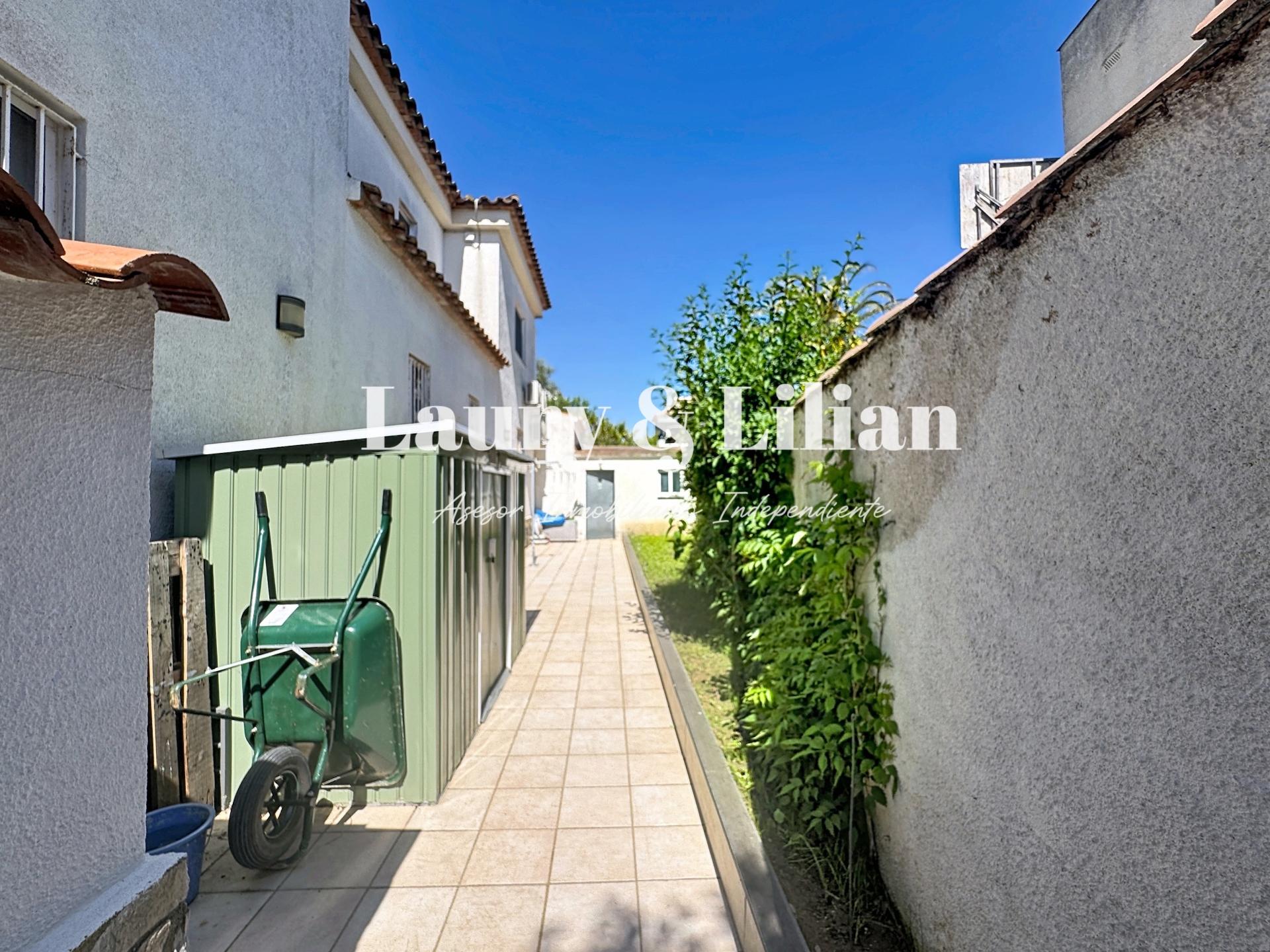 Photo 8 of the listing.