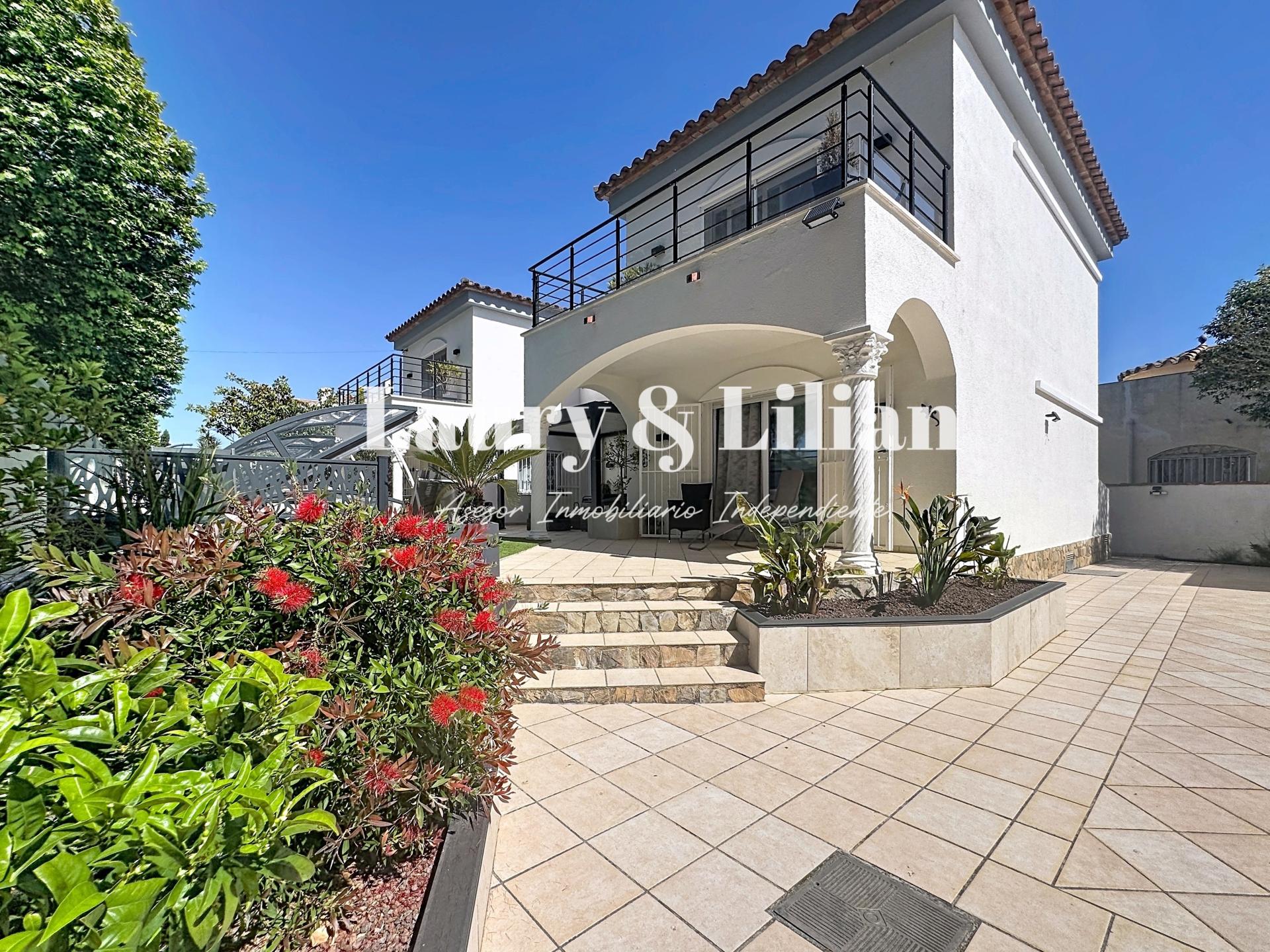 Photo 2 of the listing.