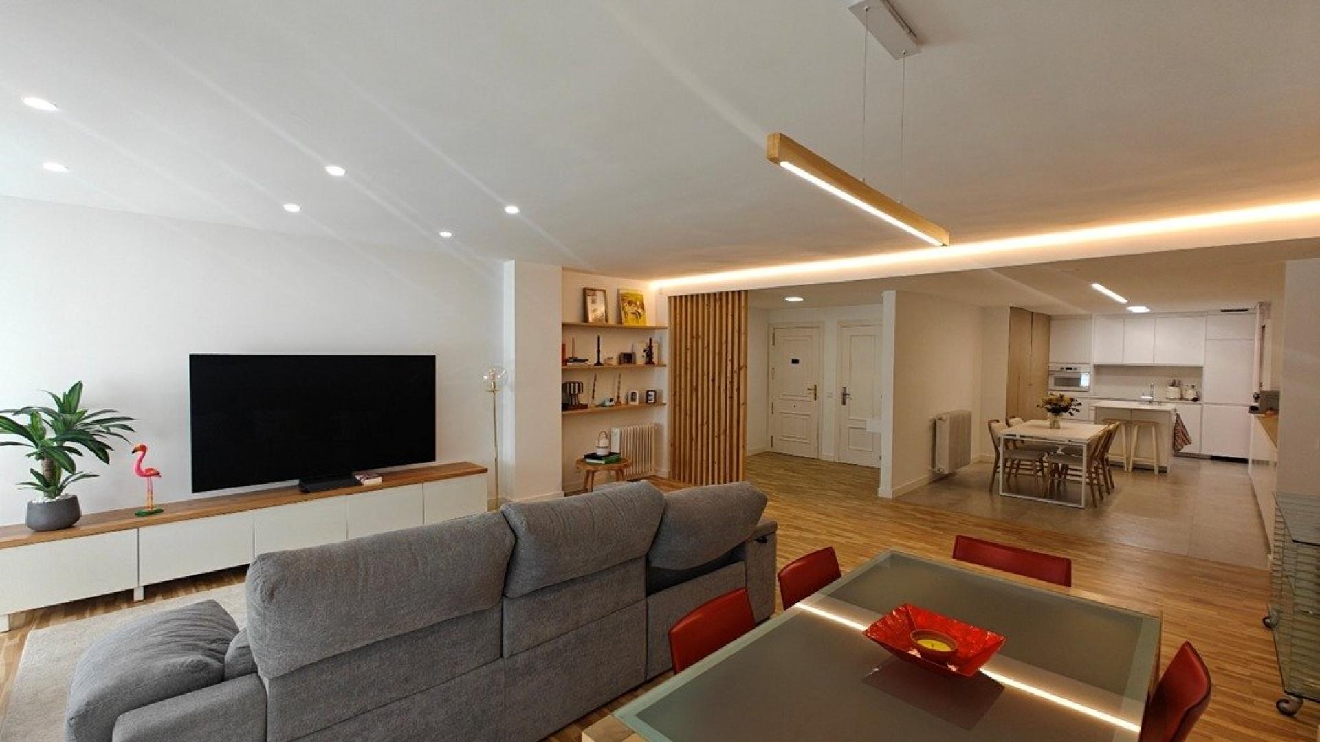 Photo 6 of the listing.