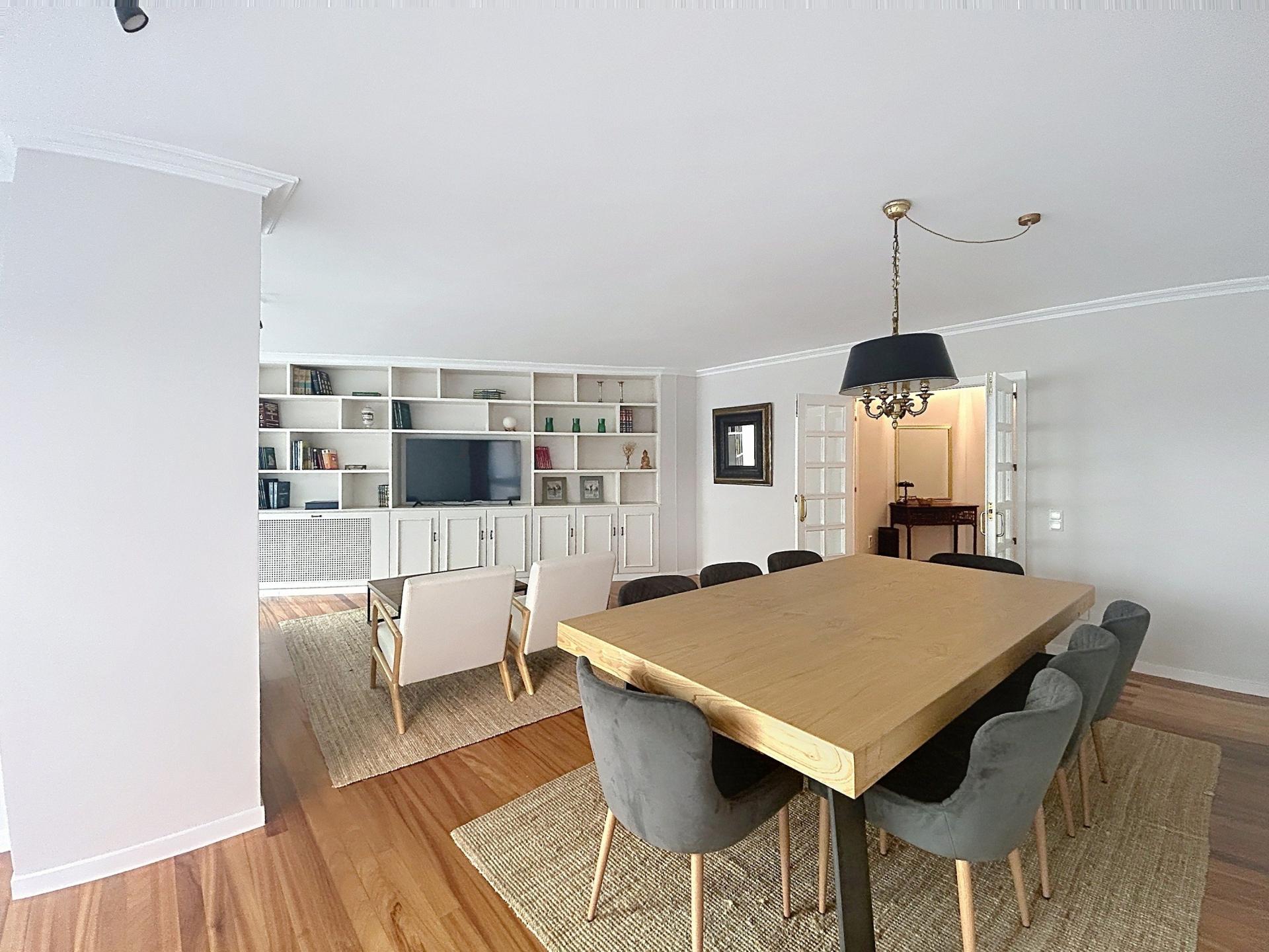 Photo 8 of the listing.