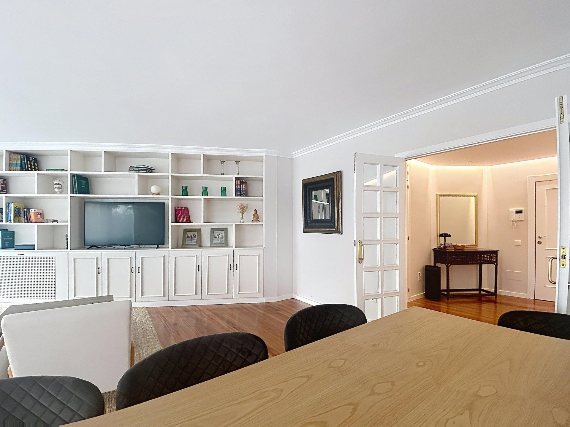 Photo 7 of the listing.