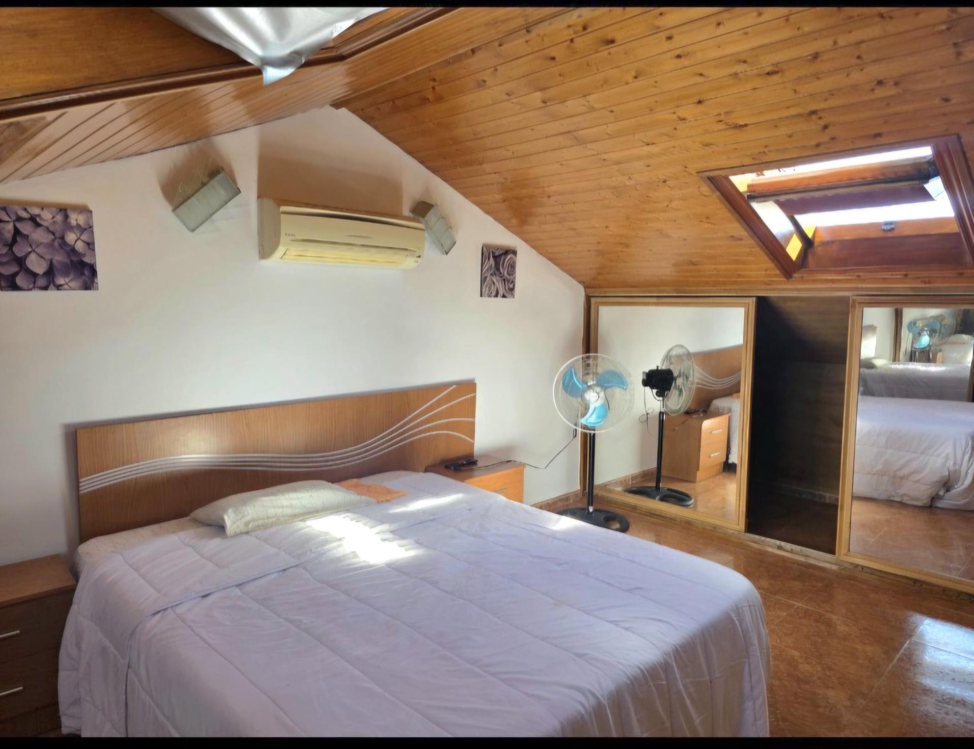 Photo 5 of the listing.