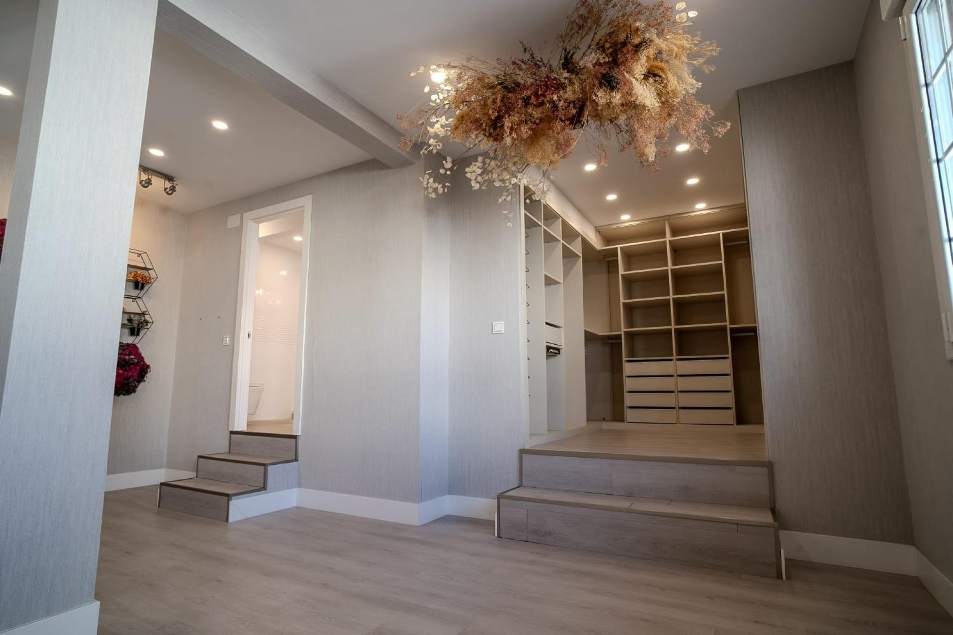 Photo 4 of the listing.