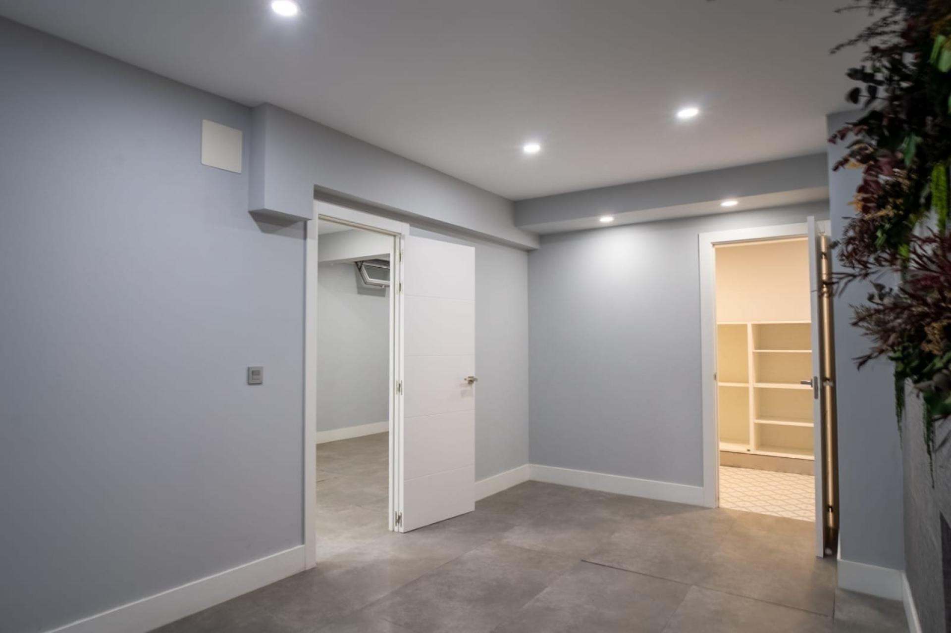 Photo 16 of the listing.