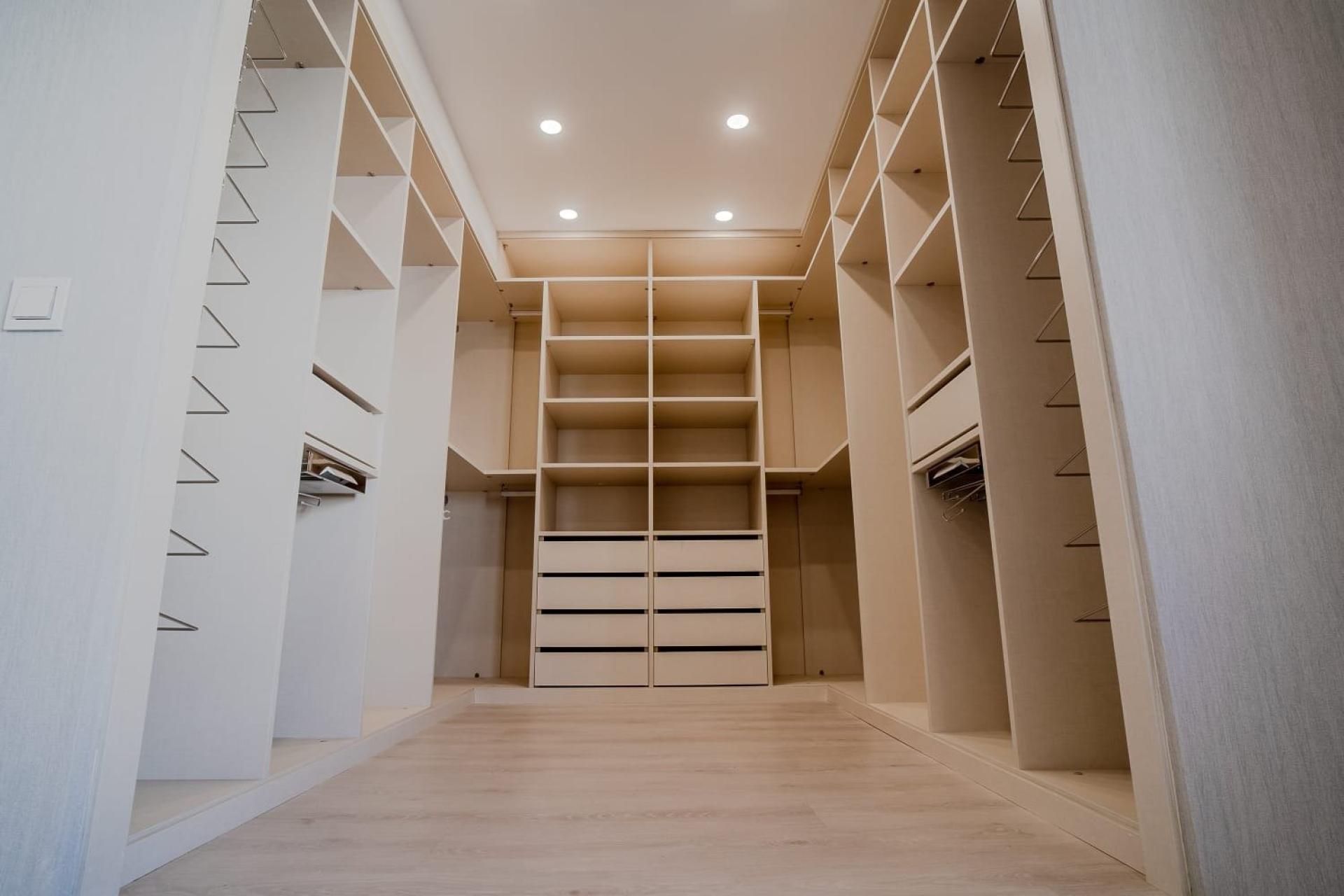 Photo 9 of the listing.
