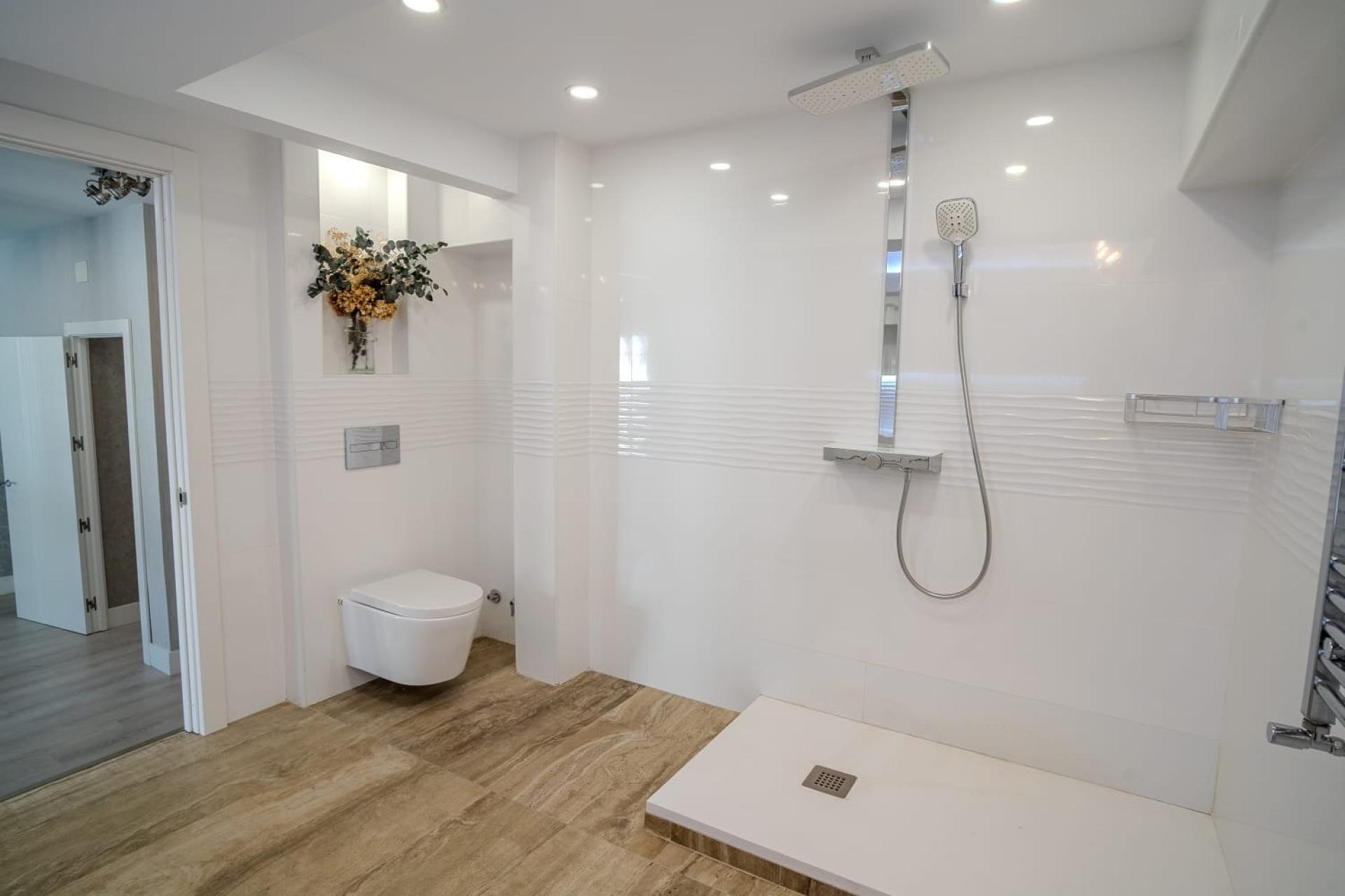 Photo 8 of the listing.